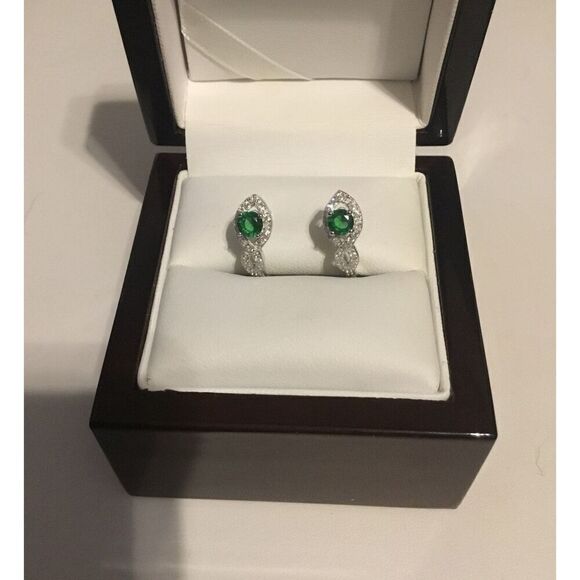 Gorgeous Emerald & White Topaz Gemstone Leverback Earrings - Picture 1 of 4